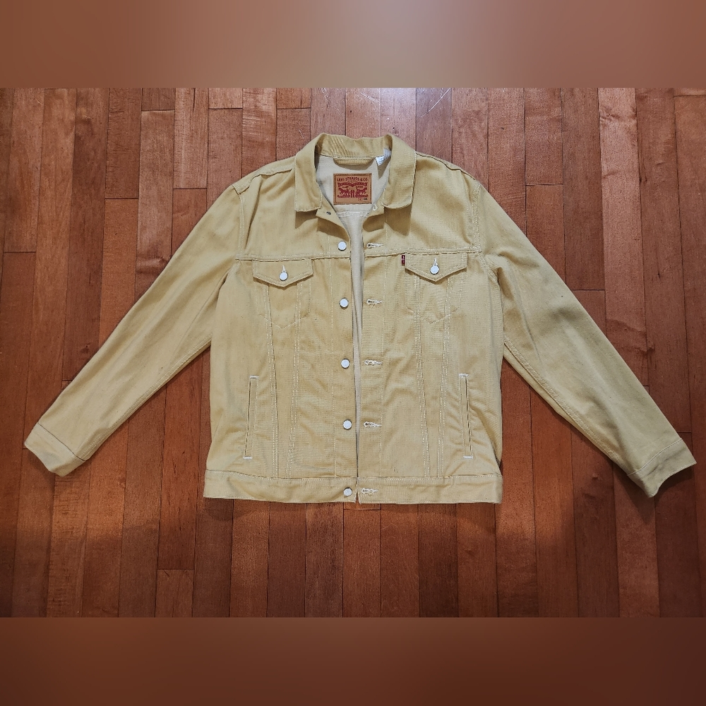 ⚜️SOLD⚜️Levi's Denim Jacket